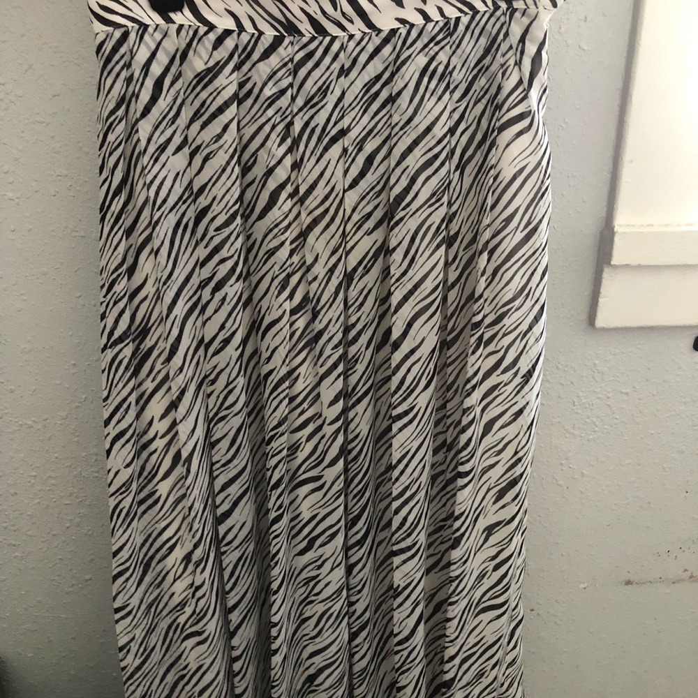 Zebra print, pleated skirt